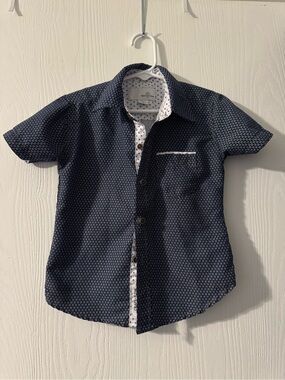 Short-Sleeve Navy Patterned Button-Up Shirt